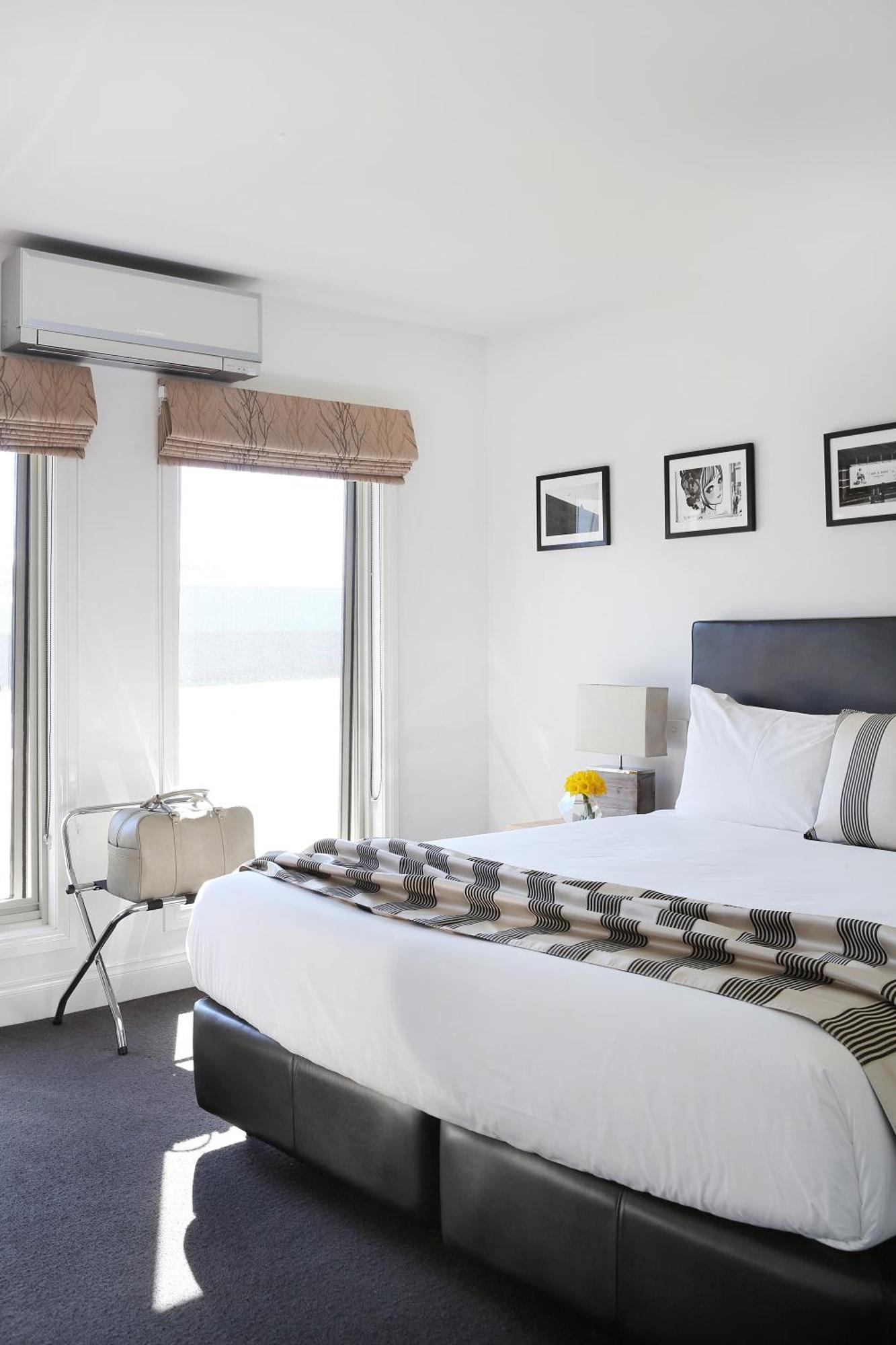 Mansi On Raymond Aparthotel Sale Bagian luar foto